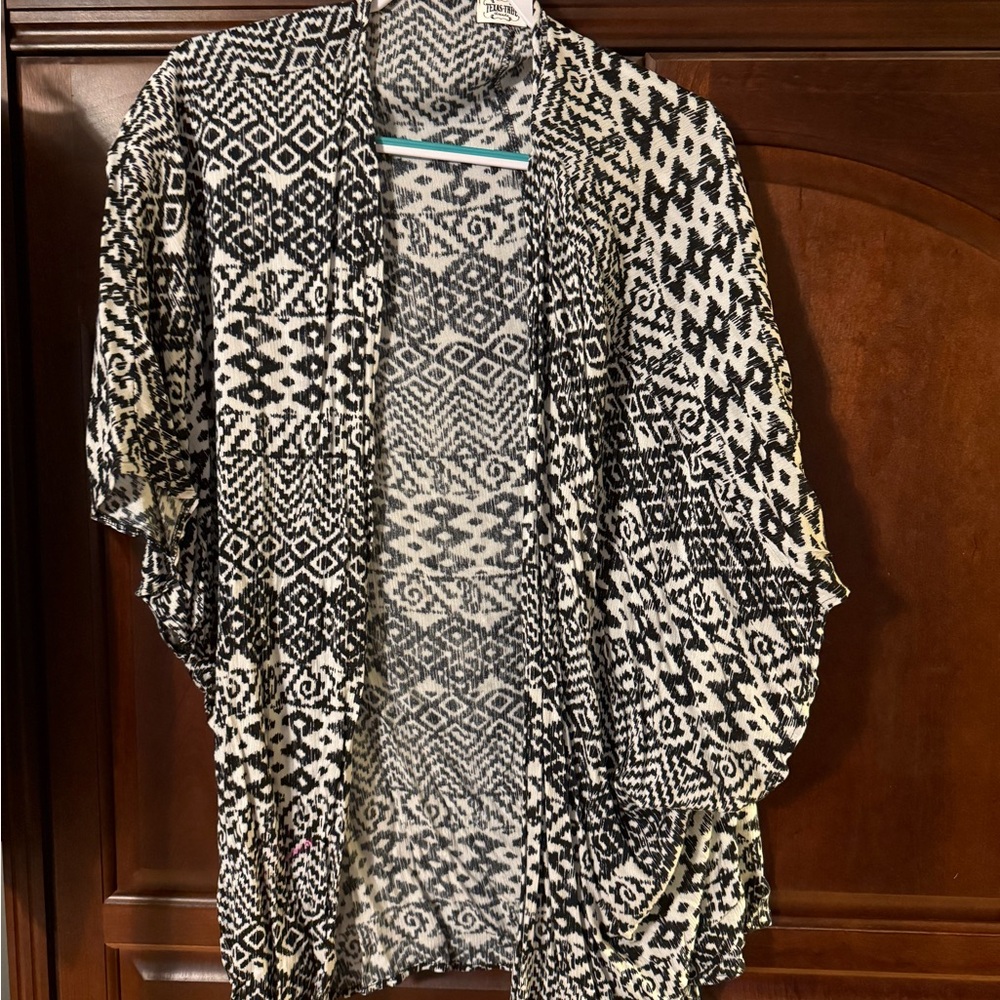 Black and White Patterned Women's Cardigan